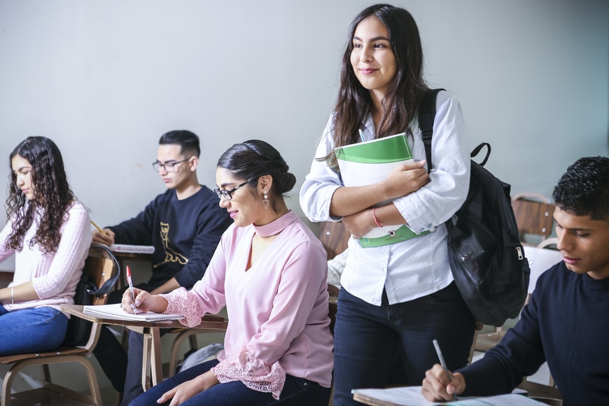 memilih sekolah internasional yang tepat sesuai kebutuhan anak